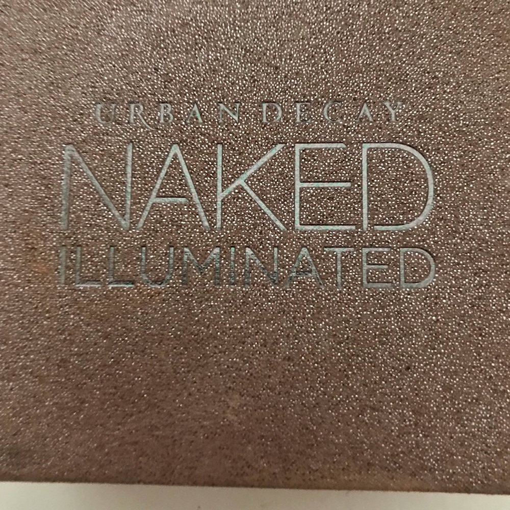 Urban decay illuminating shimmer powder